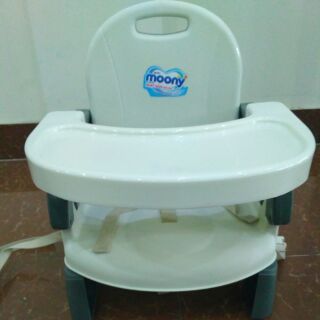Ghế ăn dặm Mastela 7330 - quà tặng của Moony