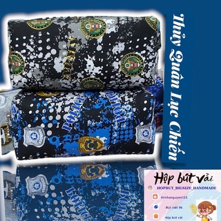 Hộp bút vải huy hiệu