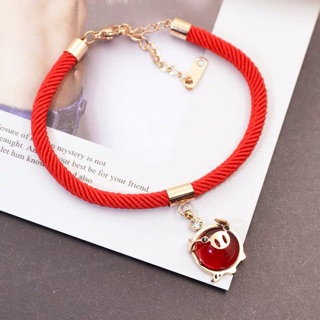 Vòng Tay Chỉ Đỏ Heo Titan Cao Cấp