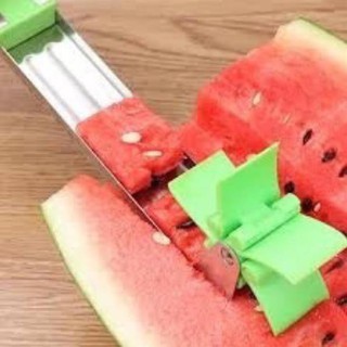 Dụng cụ cắt dưa hấu thông minh
