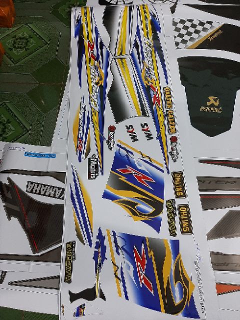 Tem rời elegant dán xe bửng trắng hông xanh