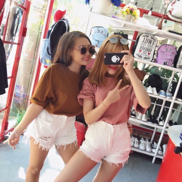 [Mã FAMAYWA giảm 10K đơn 50K] Quần short jean lưng cao rách hình bên shop tự chụp | BigBuy360 - bigbuy360.vn