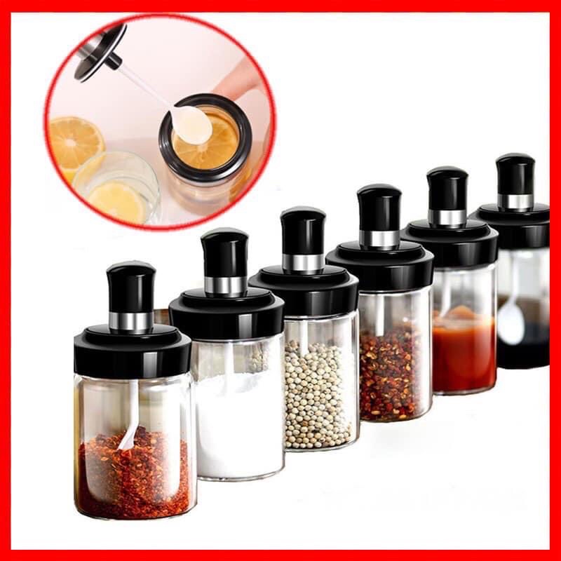 Hủ đựng gia vị thủy tinh kèm thìa xúc