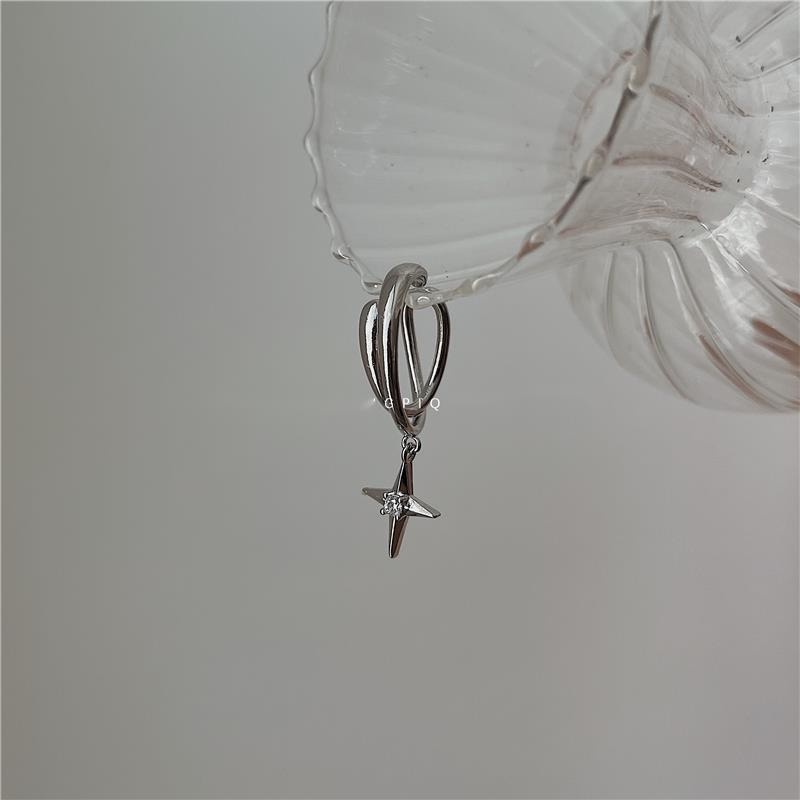 Khuyên Tai Kẹp Vành Tai Đơn Giản Không Cần Xỏ Lỗ Hình Chữ Thập Thời Trang Cao Cấp