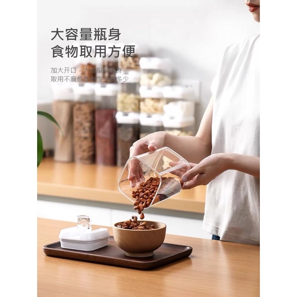 Hộp Đựng Thực Phẩm Trong Suốt  Có Nắp Đậy Hút Chân Không Tiện Dụng Cho Nhà Bếp