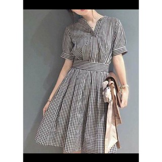 Đầm caro cổ trụ