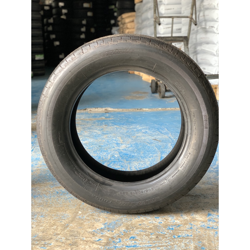 Lốp Bridgestone 205/60R16 T005A