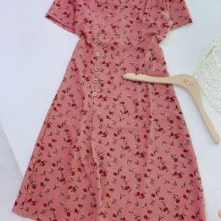 Váy tằm hoa hồng cổ V cúc lệch