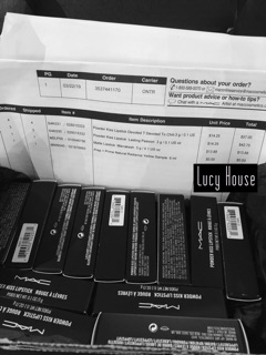 Son Mac Powder Kiss và Son Mac thường