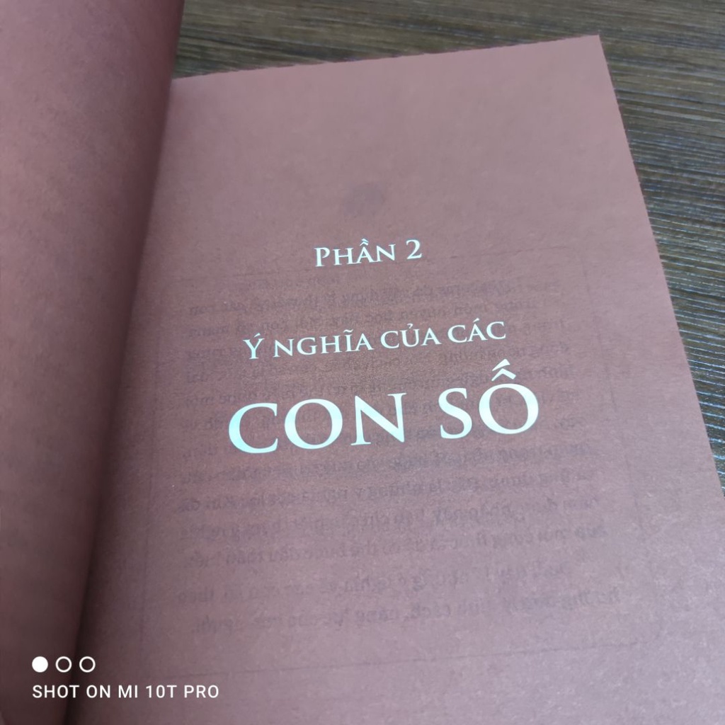 Sách - Thần Số Học: Thấu Hiểu Nhân Tâm Tặng Bookmark