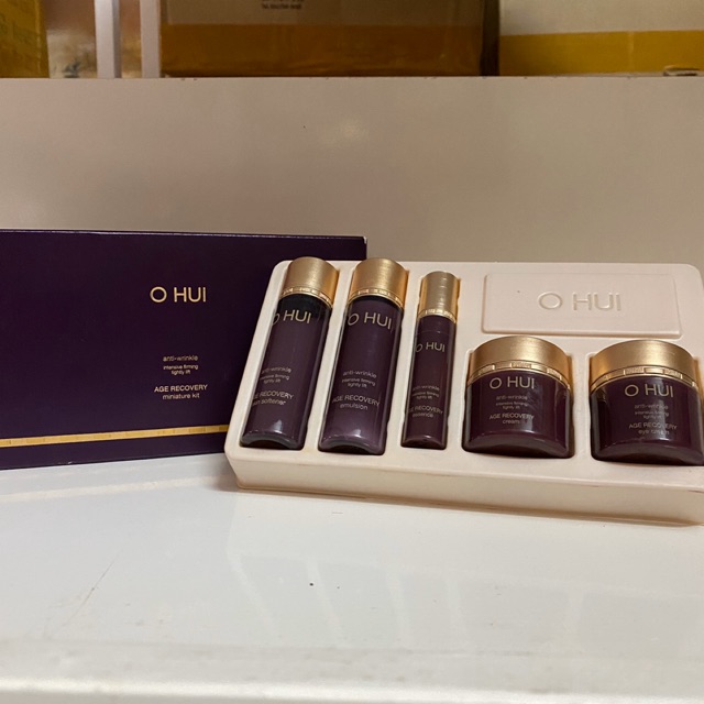 OHUI AGE RECOVERY Miniature kit