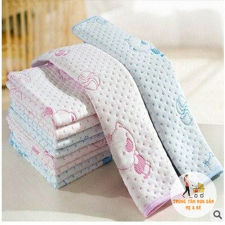 Tấm lót chống thấm 4 lớp an toàn cho bé sơ sinh