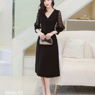 ĐẦM XÒE VINTAGE ĐEN TAY REN