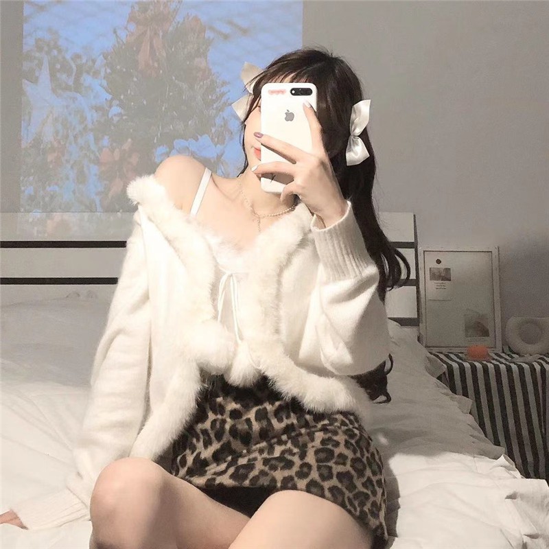 Set áo khoác tay dài trắng lông form ngắn croptop + áo bông 2 dây croptop + váy da beo ngắn ulzzang