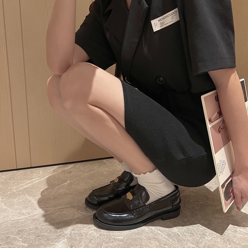 Giày Da Mềm Đế Dày Phối Khóa Vàng Phong Cách Anh Quốc Cho Nữ