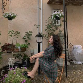 Order _ đầm caro cổ vest hở eo