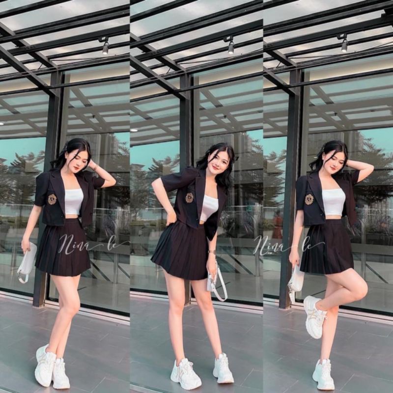 Set áo crop vest logo + Chân váy xếp ly (Đen /Nude) | BigBuy360 - bigbuy360.vn