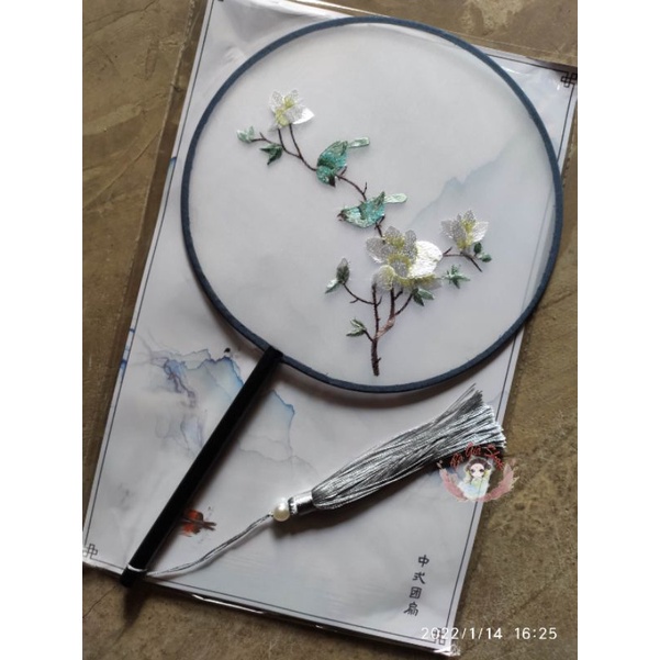 Quạt cổ trang quạt tròn thêu hoa trang trí (Nhiều mẫu)