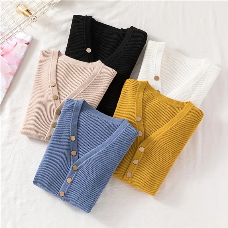 Áo len dài tay cổ cúc