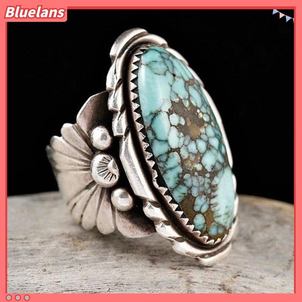 Nhẫn đính đá oval phong cách cổ điển dành cho cả nam và nữ