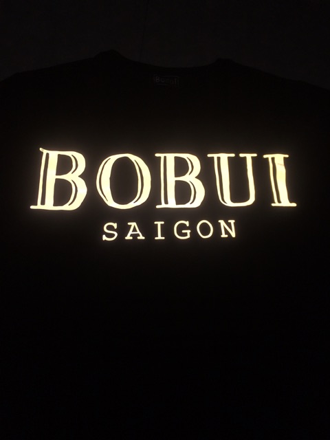 Áo thun đen Bo Bụi