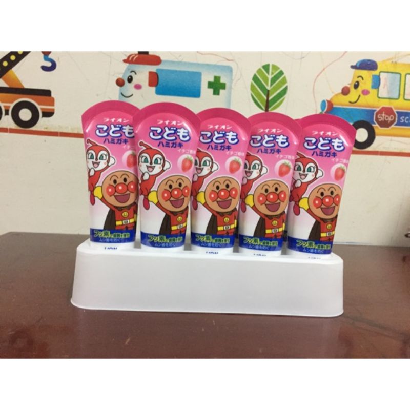 Kem đánh răng Lion Nuốt được cho bé có 2 vị Dâu và Dưa Lưới