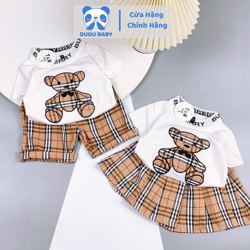 Sét cặp cho bé trai và bé gái Dudu Baby thiết kế in hình gấu ngộ nghĩnh kèm với quần và váy kẻ siêu cute