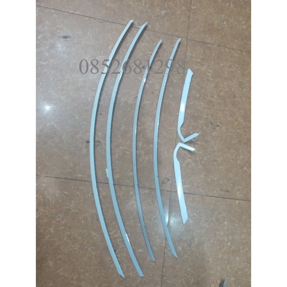 Bộ ốp nẹp viền cong kính Inox xe Hyundai i10 đời mới 2021