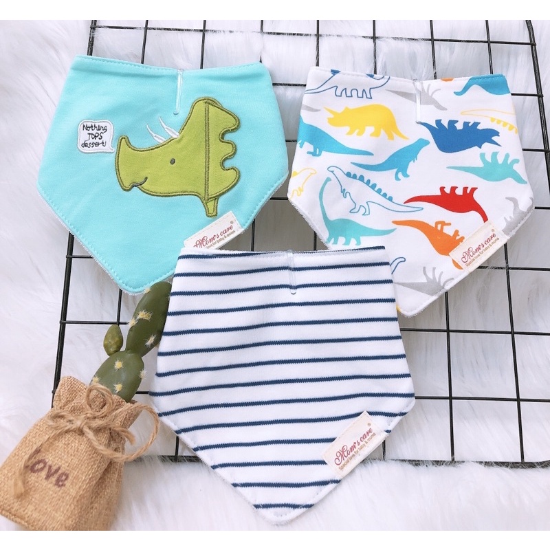 Set 3 yếm bấm momcare tam giác cho bé nhiều hoạ tiết