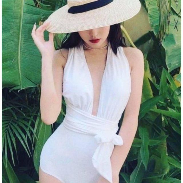 Bikini xẻ vai siêu sang chảnh