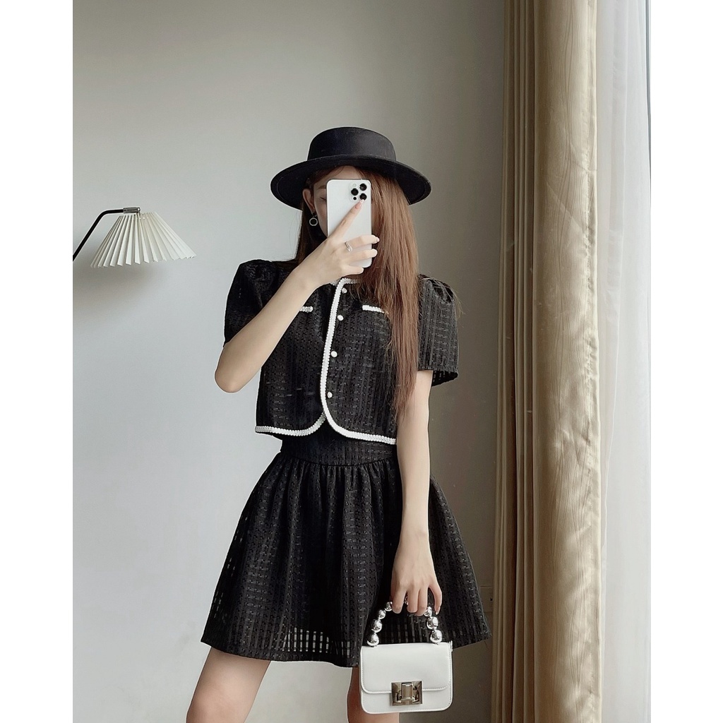 Set chân váy ngắn+áo croptop đính cúc nẹp LYRA thiết kế, chấn váy ngắn dáng xòe kiểu dáng tiểu thư-LWTSE050