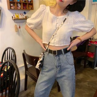 Áo kiểu có cúc