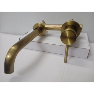 Vòi lavabo gắn tường cao cấp