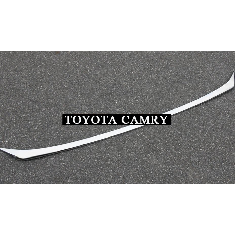 Ốp mí cản trước Camry 2019-2021