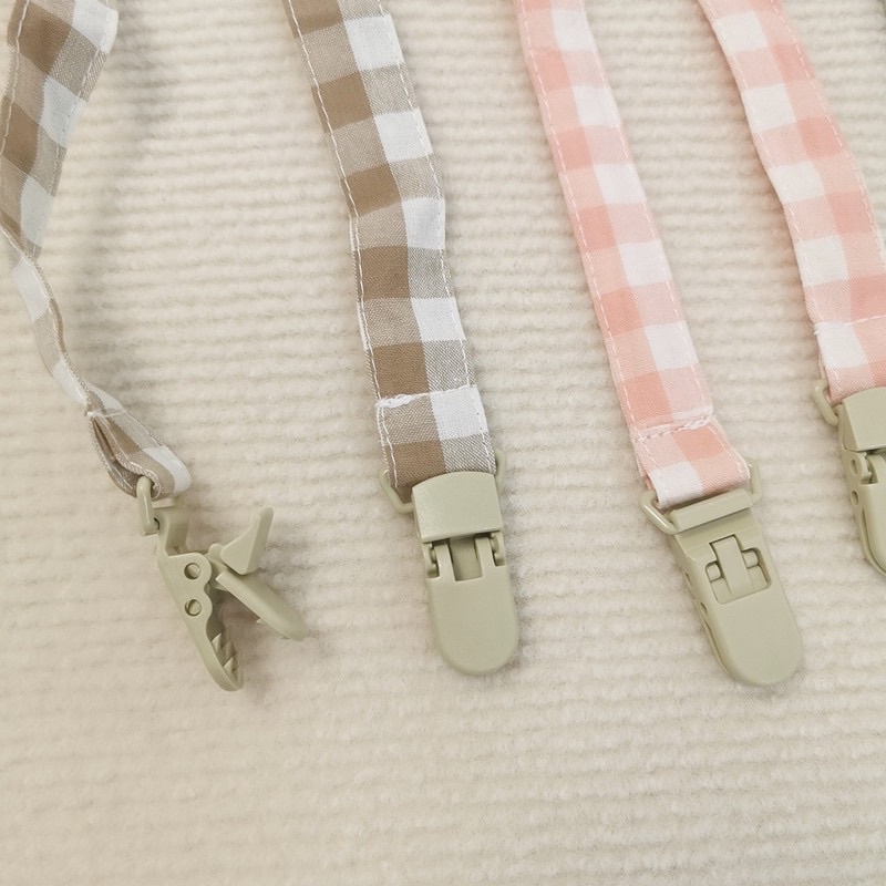 Dây đeo ti giả, gặm nướu bằng vải cotton hoạ tiết hình gấu, kẹp nhựa ABS an toàn cho bé