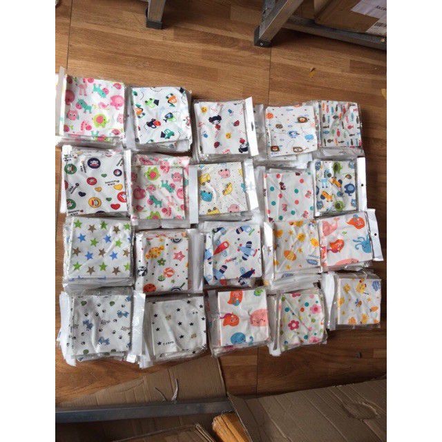 Khăn Yếm Bấm Khuy