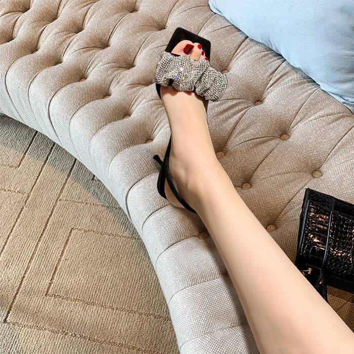 Giày Cao Gót Mũi Vuông Thiết Kế Mới Đính Đá Cao Cấp Thời Trang Theo Phong Cách Hàn Quốc