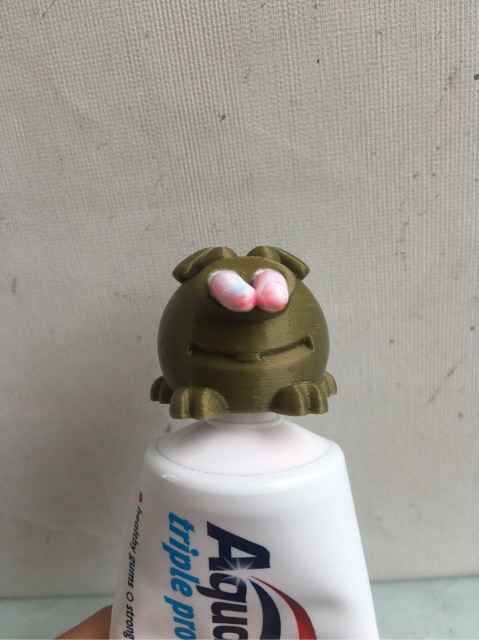 Đầu nặn kem đánh răng