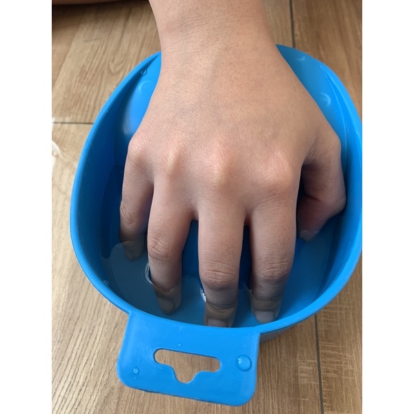 Thao ngâm tay làm móng