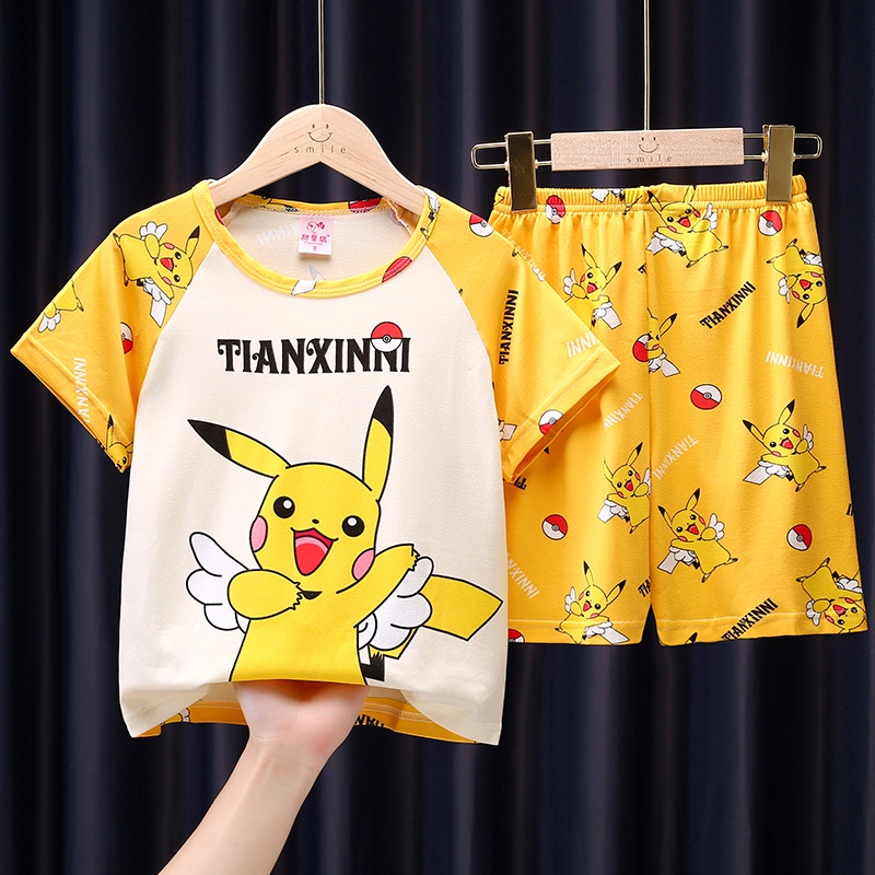 Set đồ ngủ gồm áo thun tay ngắn in hình pikachu + quần đùi kiểu hoạt hình đáng yêu dành cho bé