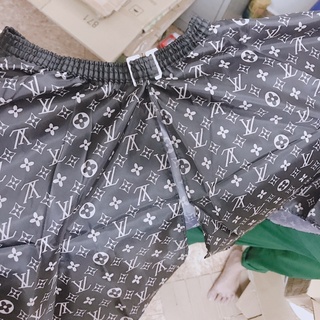 Khăn cắt tóc - áo choàng cắt tóc logo Louis Vuitton L.V