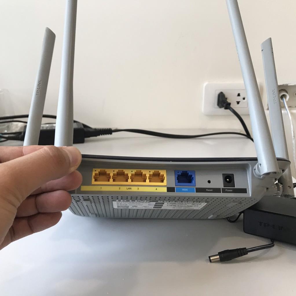 Bộ Phát Wifi 4 Râu TP-link WDR6300 - Hai băng tần AC1200