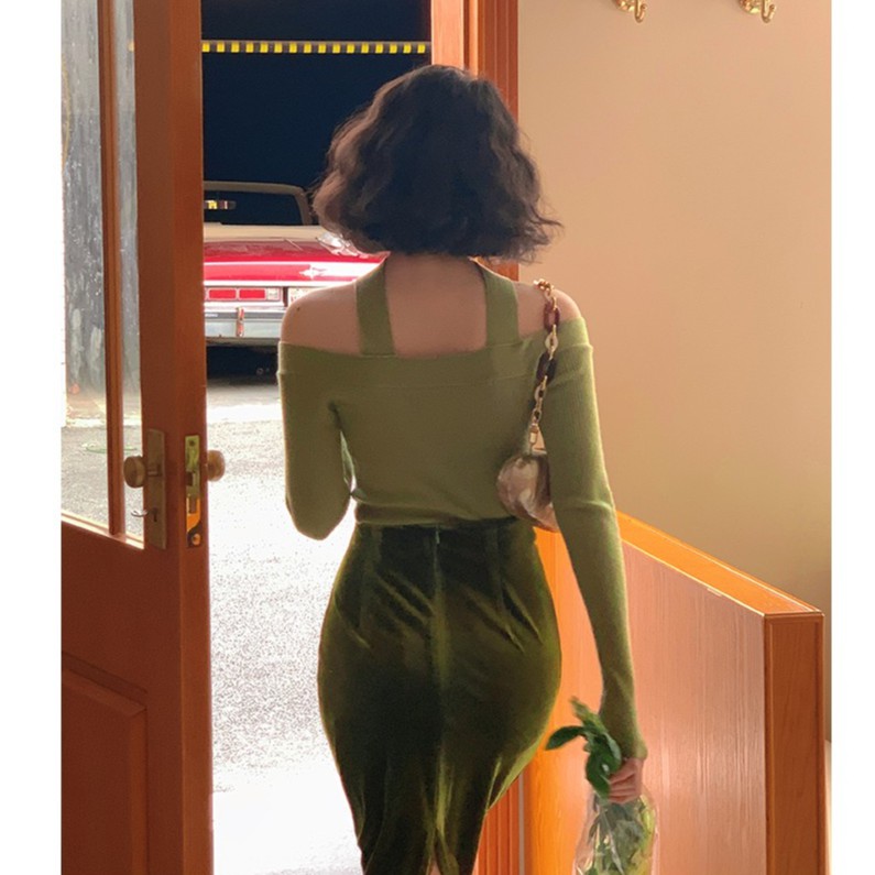 Áo dệt kim trễ vai dáng ôm phong cách retro thời trang mùa thu