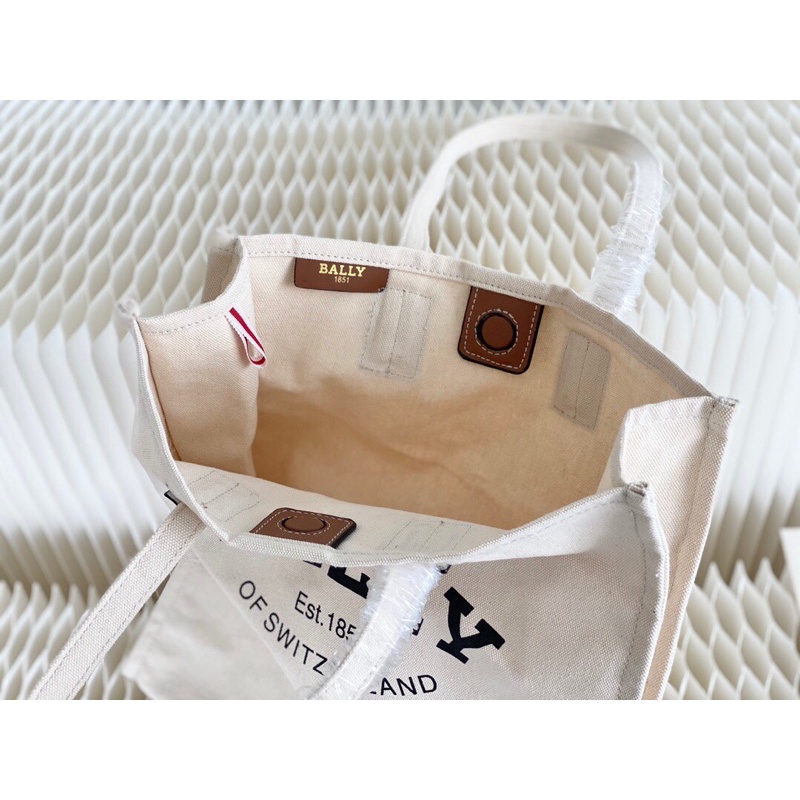 Túi vải tote cho nữ thời trang thương hiệu Bally cao cấp