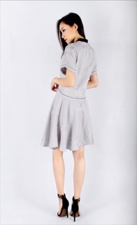 Đầm công sở xoè phối đen InFashion