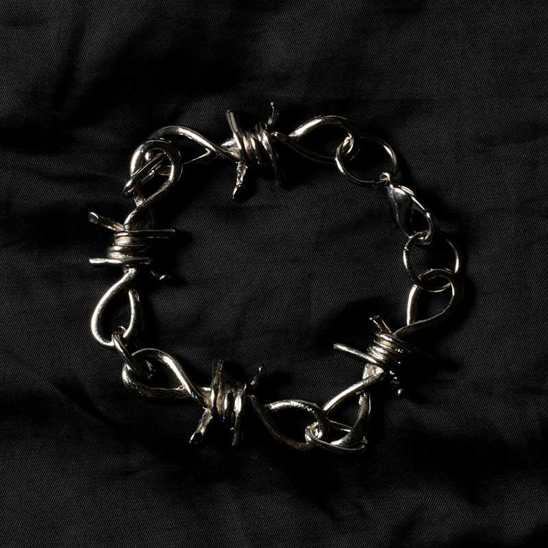 Vòng tay phong cách hip hop cá tính