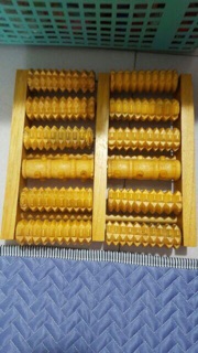 Lăn chân gỗ