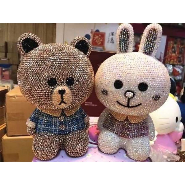 Gấu Brown và Thỏ Cony tự đính đá