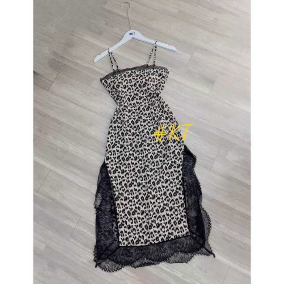 Đầm body xẻ tà phối ren họa tiết da beo xinh xắn | BigBuy360 - bigbuy360.vn