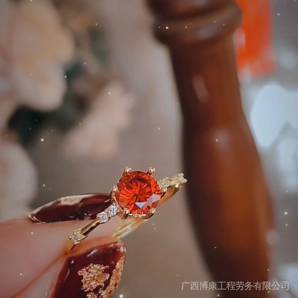 Nhẫn Đính Đá Zircon Lục Giác Màu Đỏ Phong Cách Lu Shen